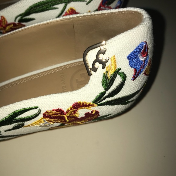 Tory Burch Elizabeth 40MM Flat - Picture 3 of 8